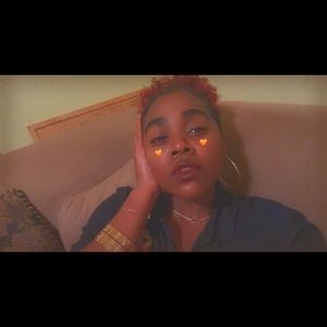 Meet your Posher, Ronya